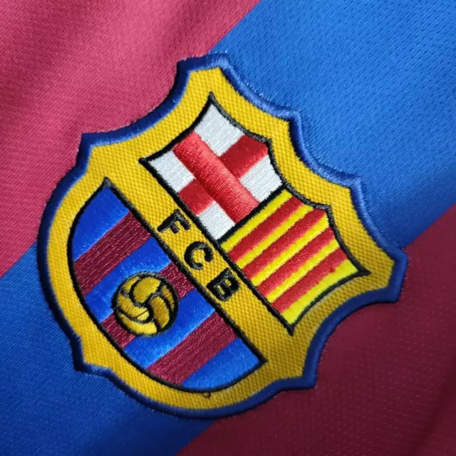 Camisa Retrô Barcelona Home 2006 Torcedor Nike Masculina - Azul e Grená ( Imagem Ilustrativa )