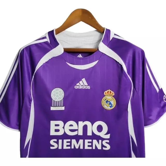 Camisa Retrô Real Madrid II 06/07 Torcedor Adidas Masculina - Roxa